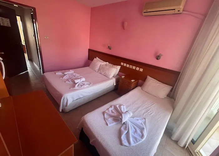 50 Meters To Beach, Sea View Aparthotel