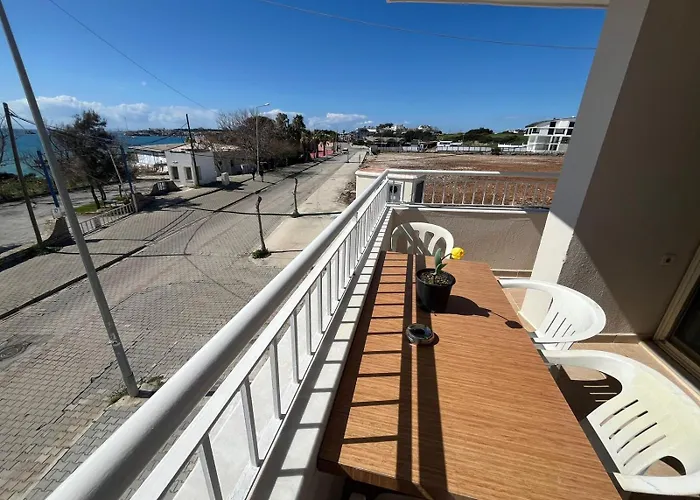 מלון דירות 50 Meters To Beach, Sea View 3*