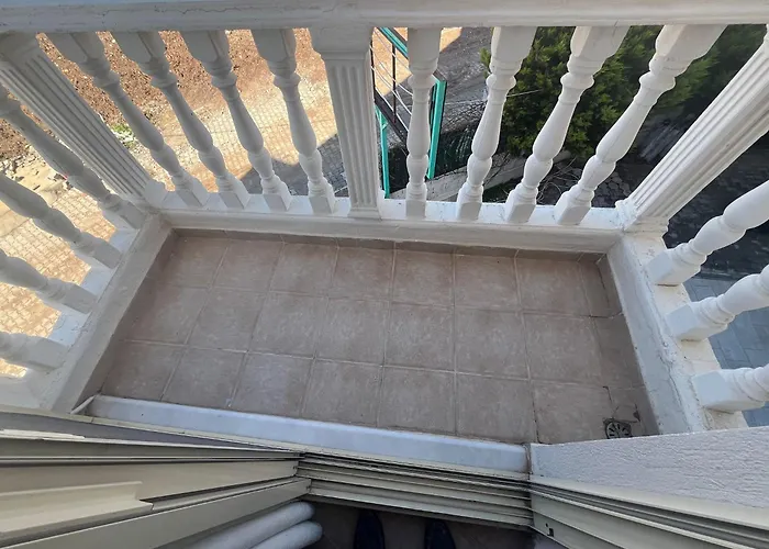 מלון דירות 50 Meters To Beach, Sea View 3*