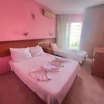 HOLIDAY APART DiDiM ALTINKUM Aparthotel 3*
