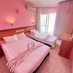 HOLIDAY APART DiDiM ALTINKUM Didim
