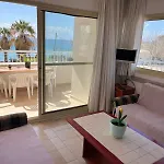 Hotel apartamentowy 50 Meters To Beach, Sea View 3*