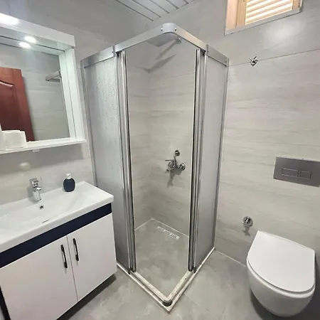 50 Meters To Beach, Sea View דידים