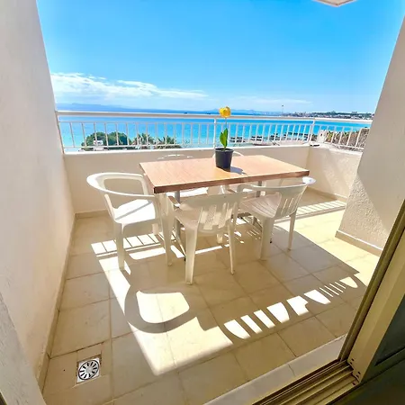 50 Meters To Beach, Sea View Aparthotel