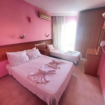 Aparthotel 50 Meters To Beach, Sea View