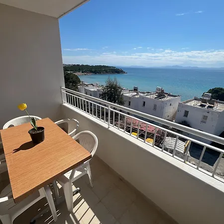 Aparthotel 50 Meters To Beach, Sea View
