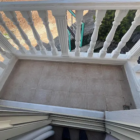 מלון דירות 50 Meters To Beach, Sea View 3*