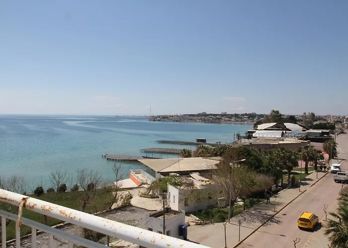 50 Meters To Beach, Sea View Lejlighedshotel